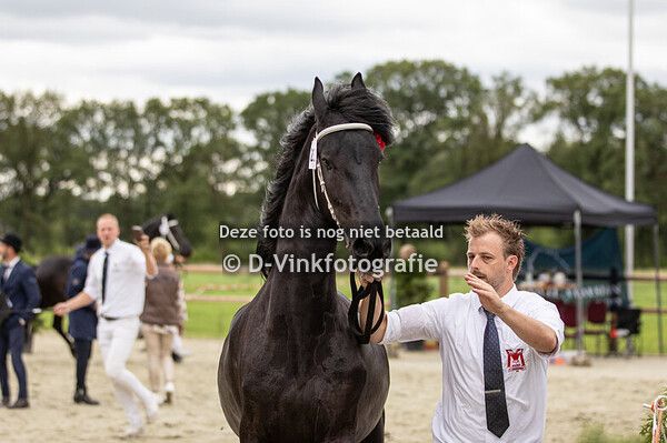 23. Nana U van de Sprong