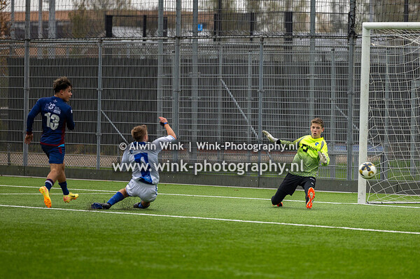 2024-11-09 FC 's-Gravenzande JO17-1 - DSVP JO17-1