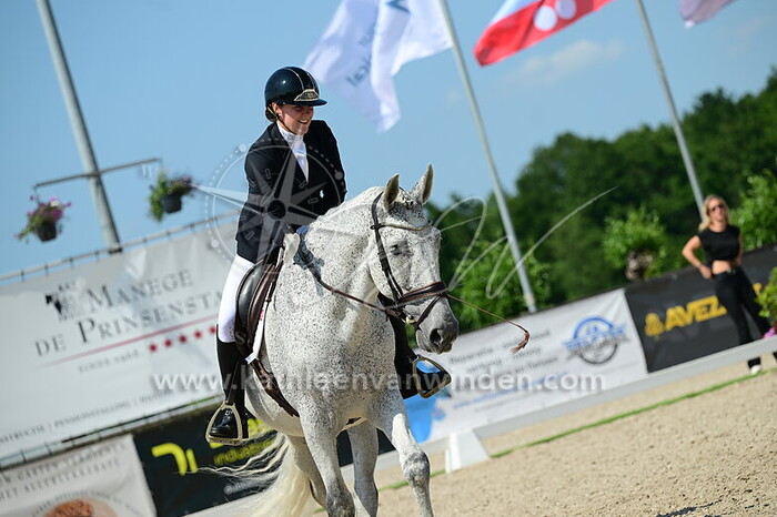 Anne Sijthoff - Hornedo Z