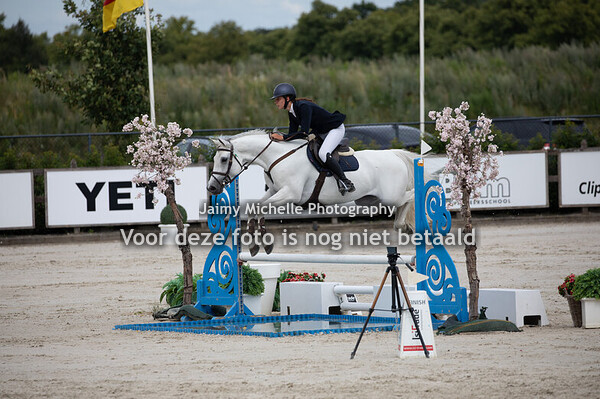 Ella Wolleswinkel - Star