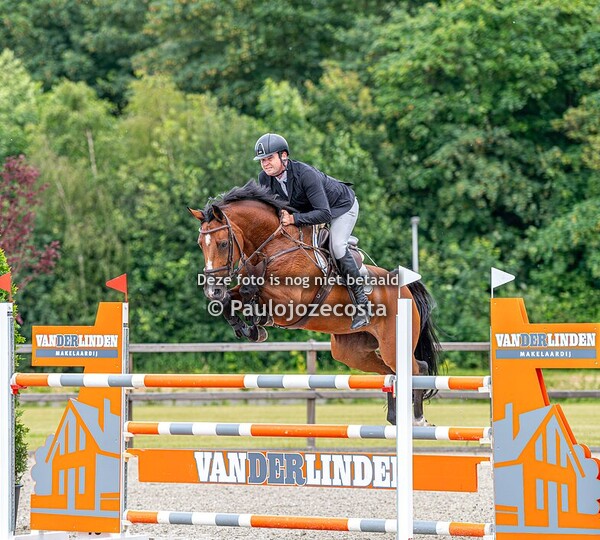 Flevoruiters 3de Selectie springen paard 15-06-2024