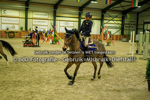 Jumping Indoor Leunen Pony's DE 80 04-01-24
