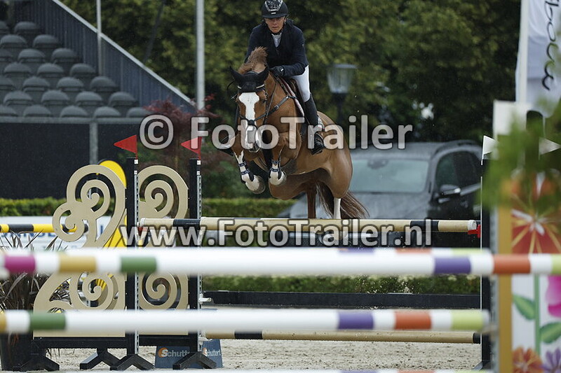 julia houtzager kayser