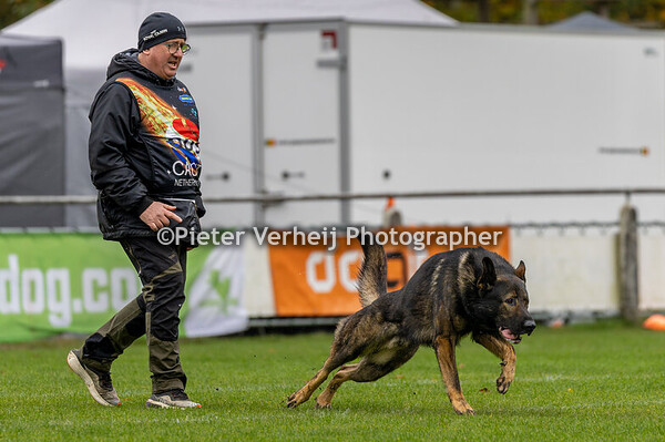 Catnr 9 Raymond van Geesink with Djino del Lupo Nero