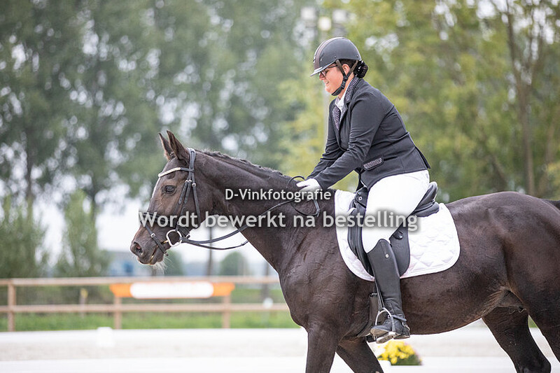 Sharon Plugge - Definitely Diva