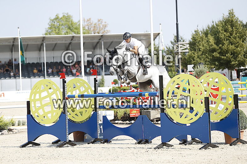 Julia Houtzager Kayser