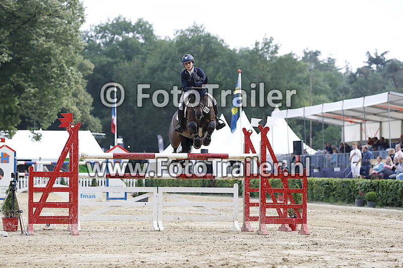 Mia-Charlotte Becker