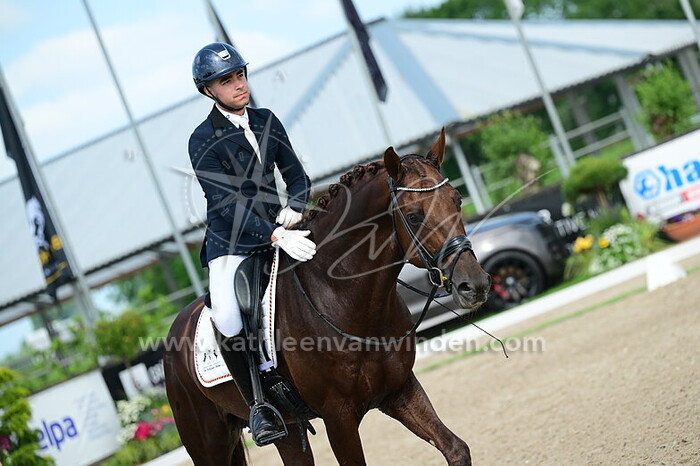 Ruben Mengual Reig - Red Velvet