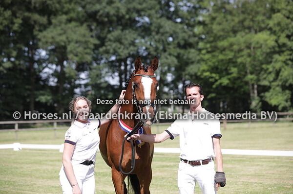 5 Nikita (Zambesi x Vishnioe v. Niveau)