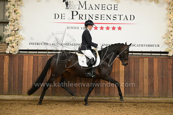 Annika Roodhart - Sensie