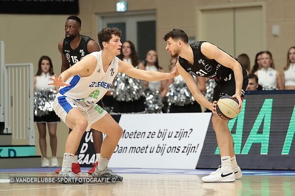 ZZ LEIDEN-HOUSE OF TALENTS KORTRIJK SPURS: 84-86