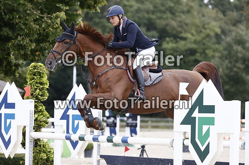 julia houtzager kayser