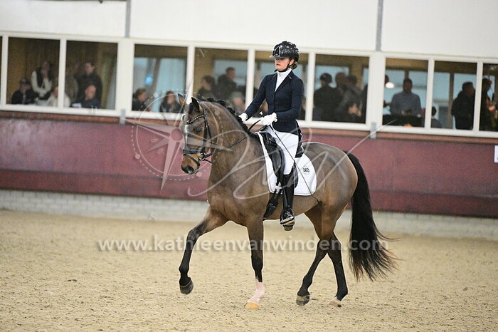 Shona Slinger - Sisi