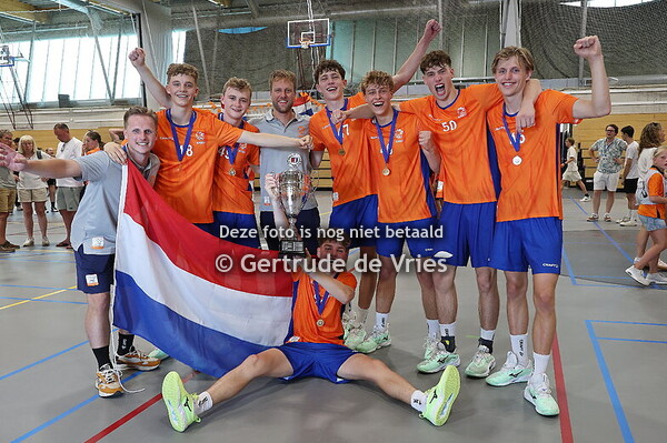 2025-06-29-U17-34-hal1-Ceremony