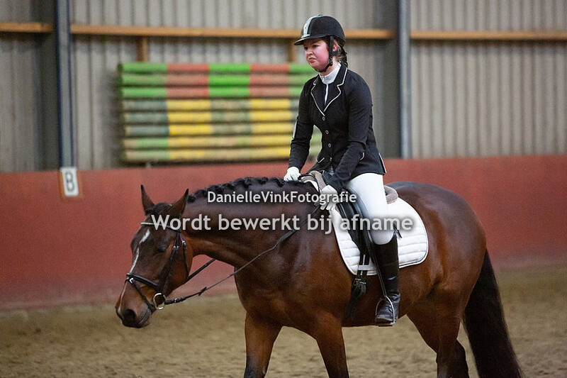 Nikki van Schaik - Ivar