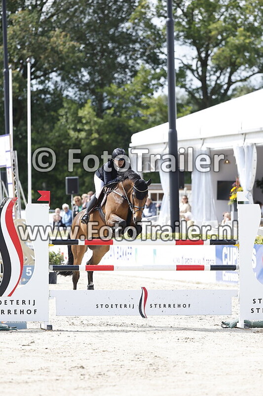 julia houtzager kayser