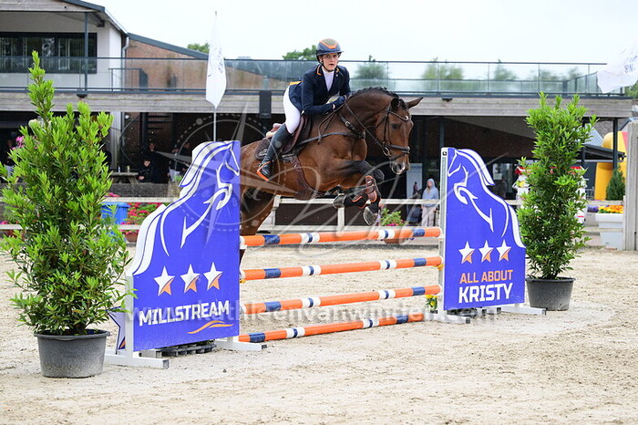 Kristy Snepvangers - Millstream's Piano Man