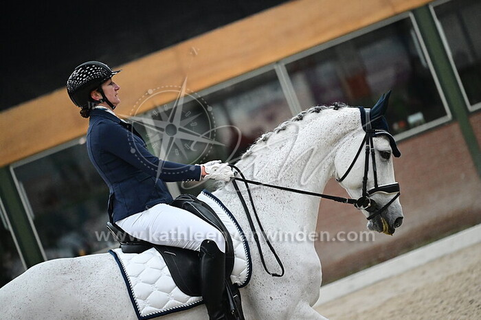 Leonie van der Stok - Gorgeous Vera WS