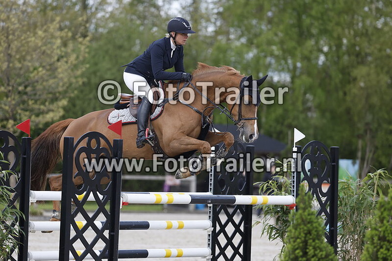 julia houtzager kayser