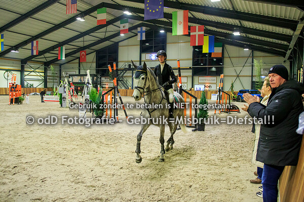 Jumping Indoor Leunen Paarden 130 06-01-24