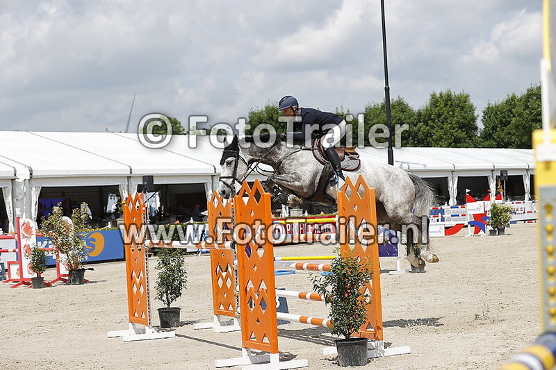 julia houtzager kayser