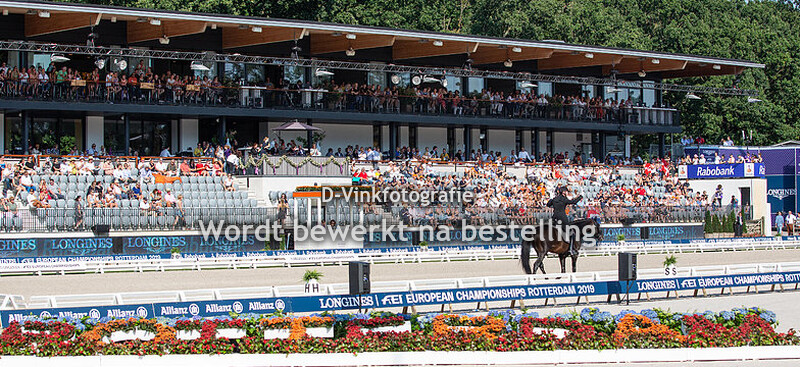 7. Daniel Bachmann Andersen Blue hors Zack