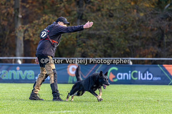 Christopher Bows with Vomtholou Drago