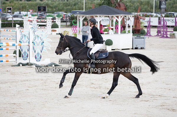 Lobke Albers - Gunita-e