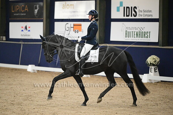 Anouk Ivits - Pokerface