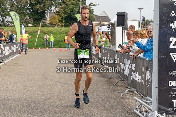 2023 GO Triathlon Herkingen Finish Alles staat online