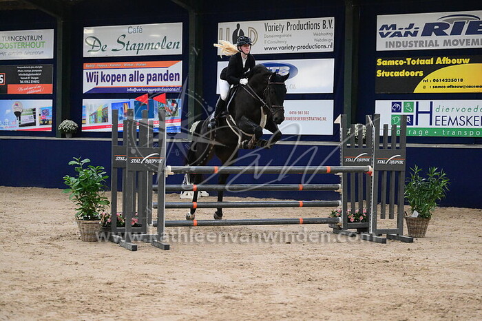 Lizette Kamper - Ophira Lady