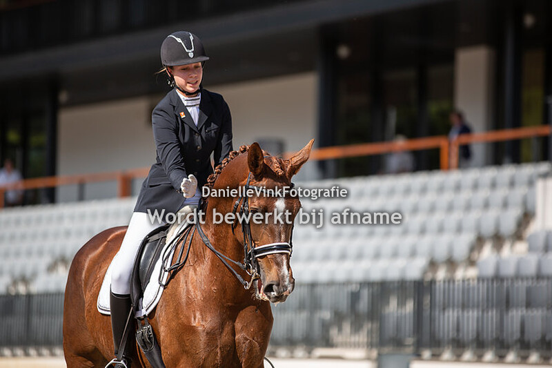 Maud de Jong - Enyah