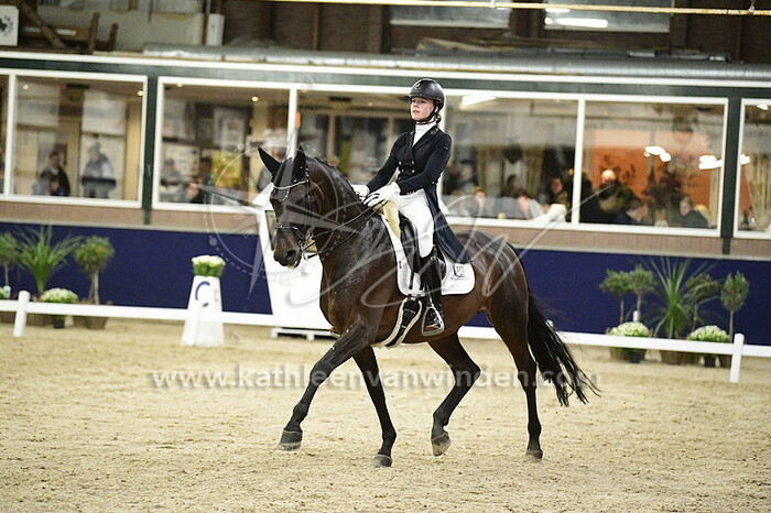 Elise de Loos - Karava