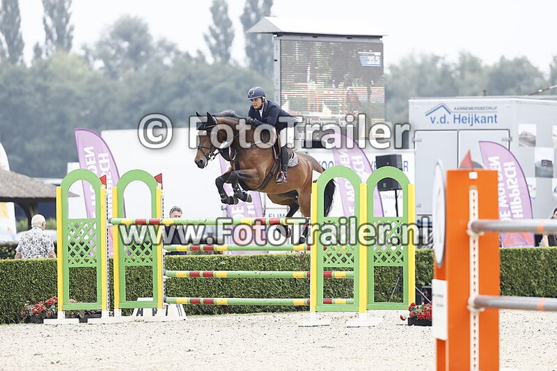 julia houtzager kayser