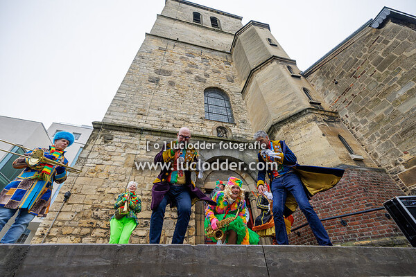 Saxie Suzie Carillion