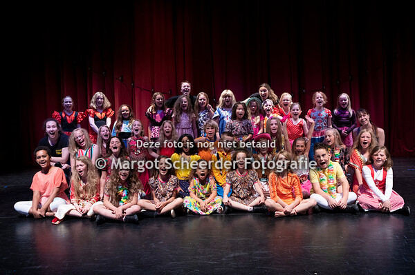 08 Scène 14 ALLES WORDT BETER (Eindlied) 2