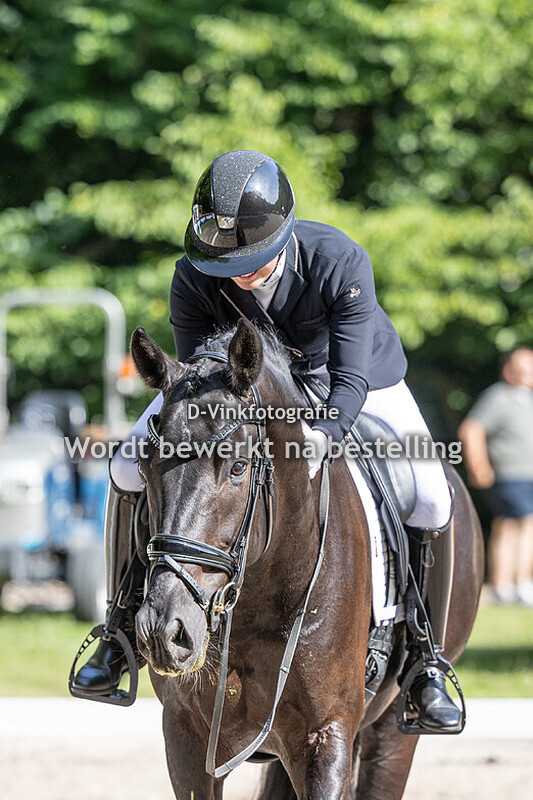 Fleur Pragt - Legend