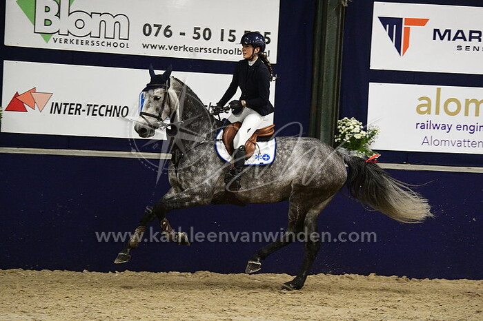 Winnie Kleintjes - Cayman