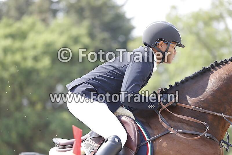 Denies Christian Sanjaya