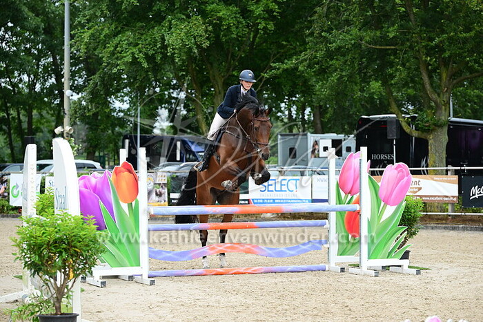 Anouk Bouwens - Play Hardrock