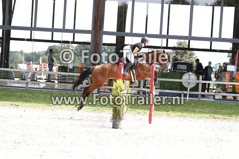 kimberley van der mik