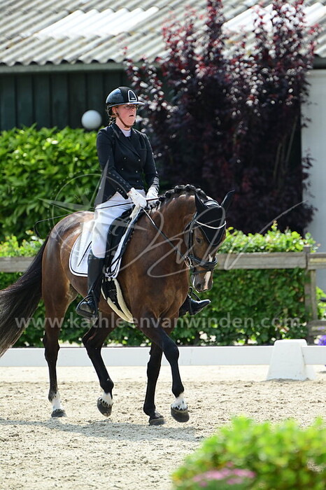 Lara Sterken - Ofanni Louise