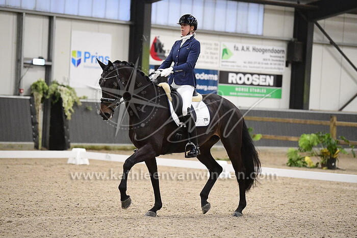 Linda van Kuijk-van Bavel - Melina A.K.