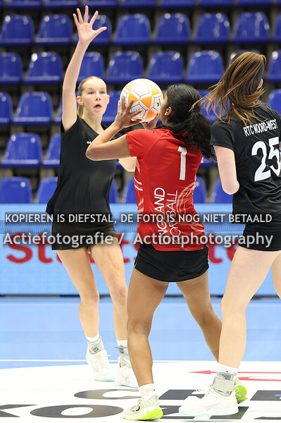 2025-12-27-Challenge-01-U17-hal 1-England U19-Noord-West U17-Marco Spelten