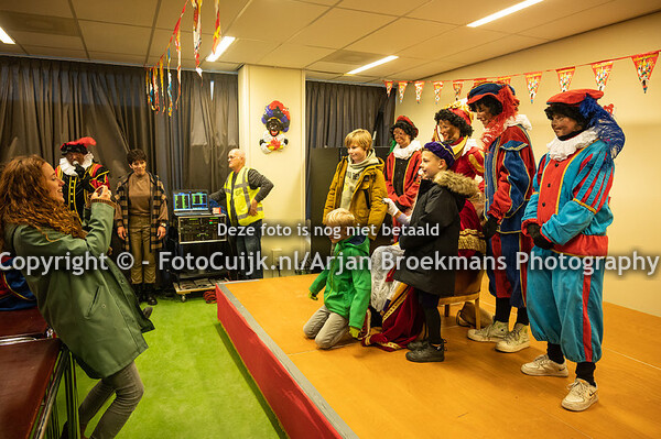 Sint en zijn Pieten bezoeken de Heeswijkse Kampen