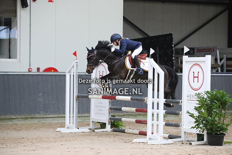 De Voornruiters De Meern Springen Pony's 09-11-2024 70 t/m 90 cm Klassiek B/C