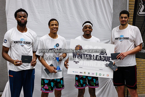 20251228_Concrete_Lions_3x3_3e_50tal