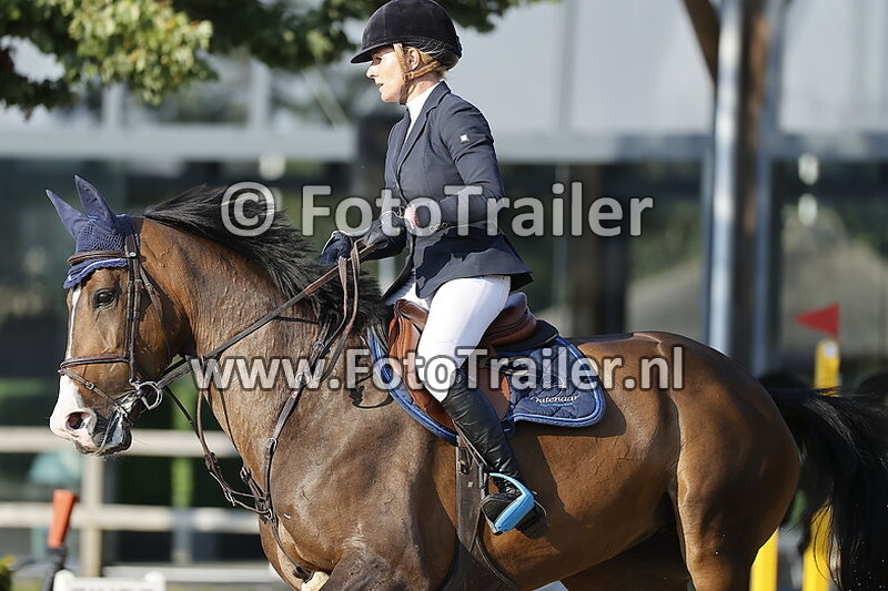 sandra van den outenaar