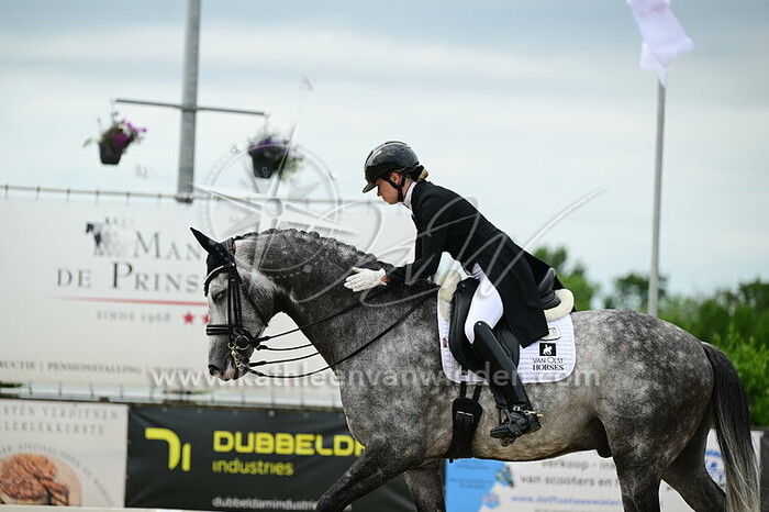 Charlotte Fry - Everest