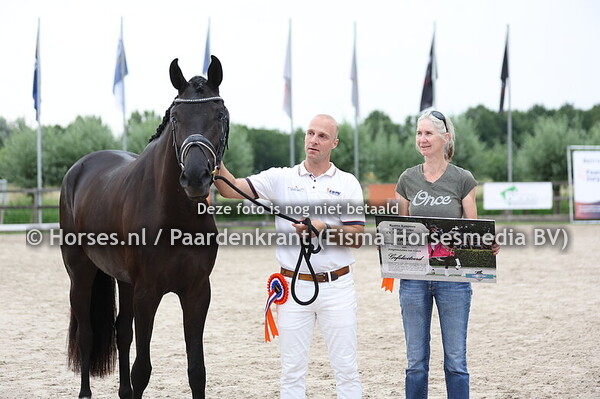 39 Showgirl (Next Level x Mimi Magnifique v. Apache)